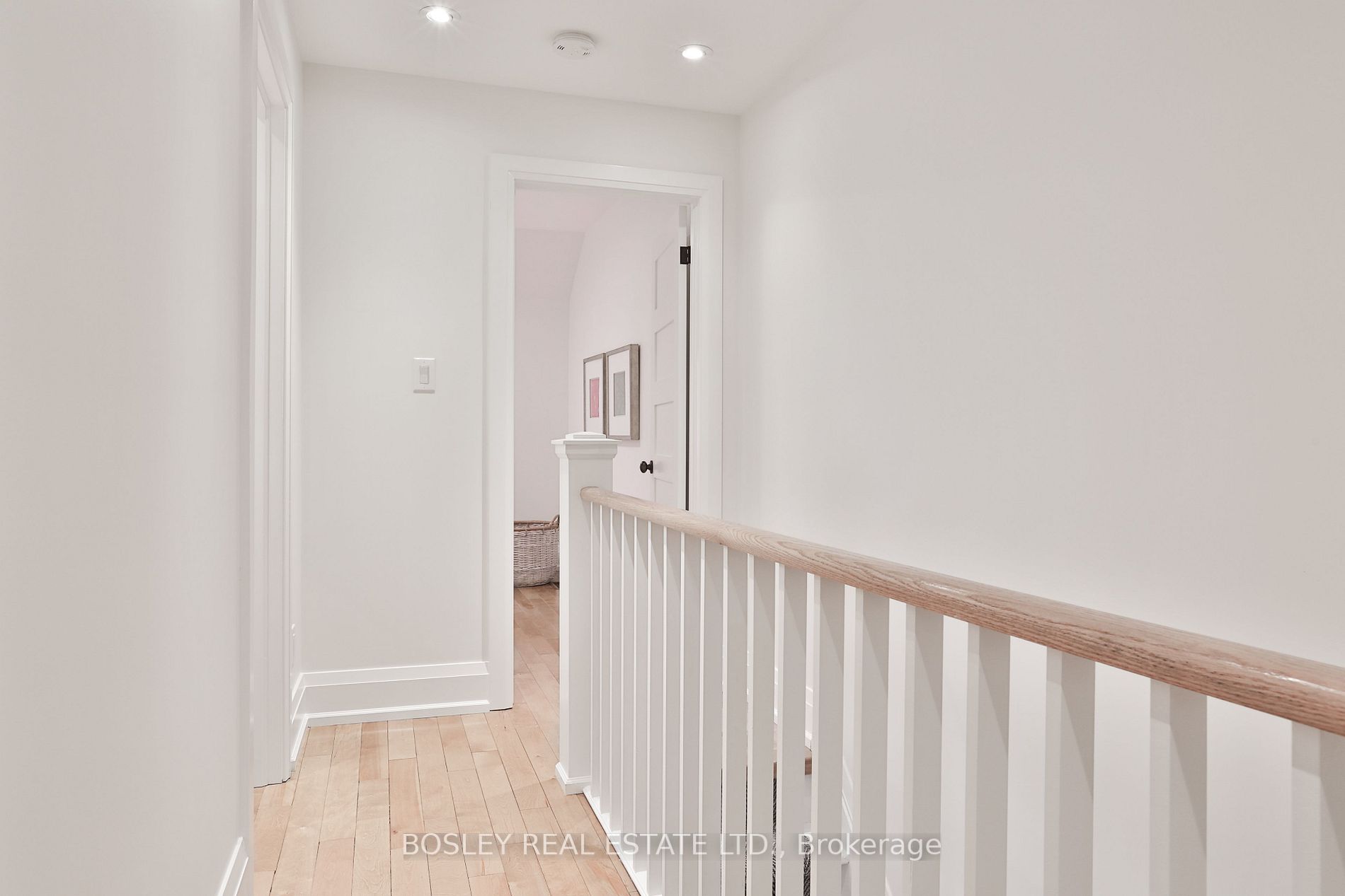 122 Hampton Ave