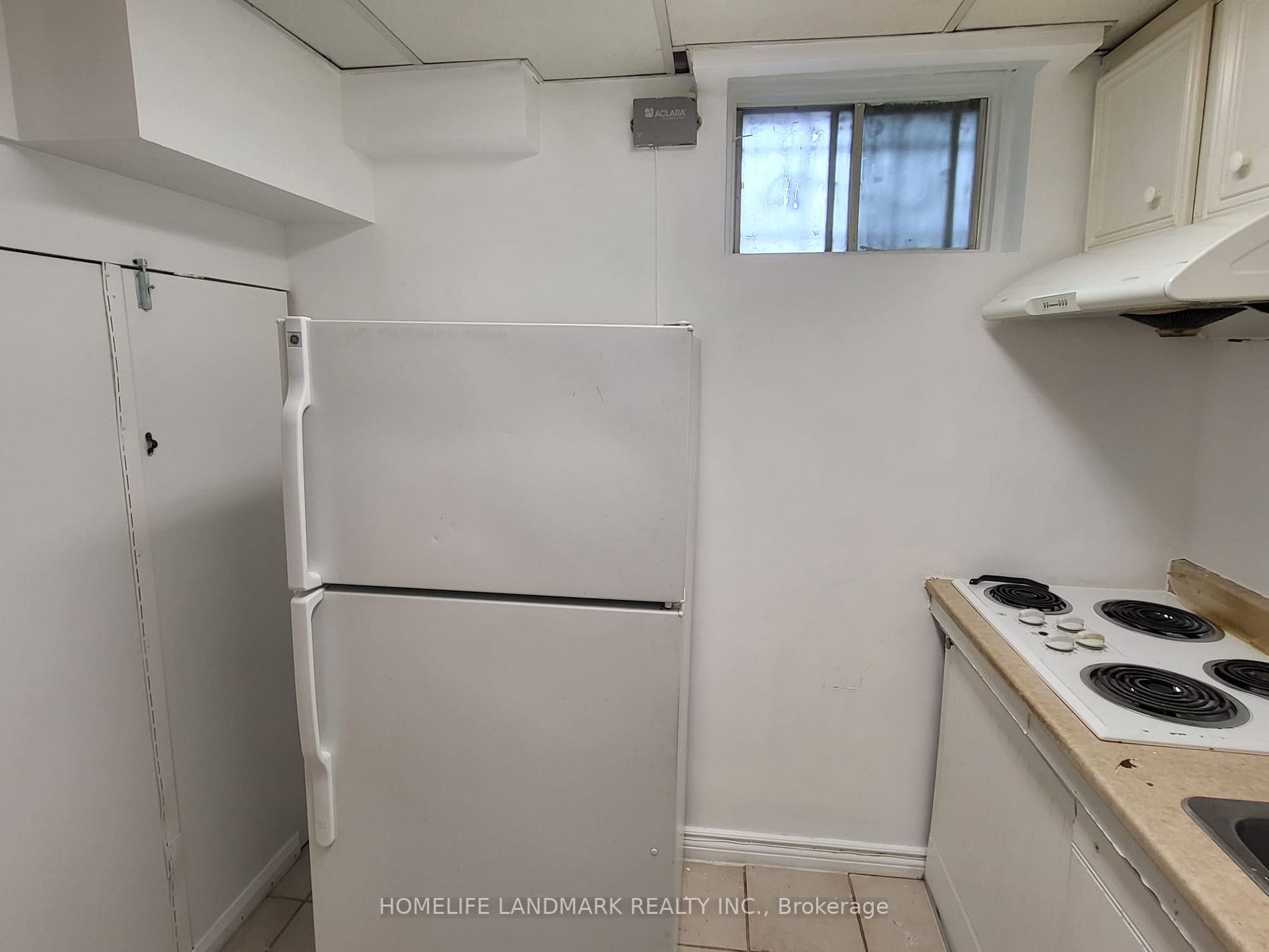 8 Lesskim Crt, #Bsmt
