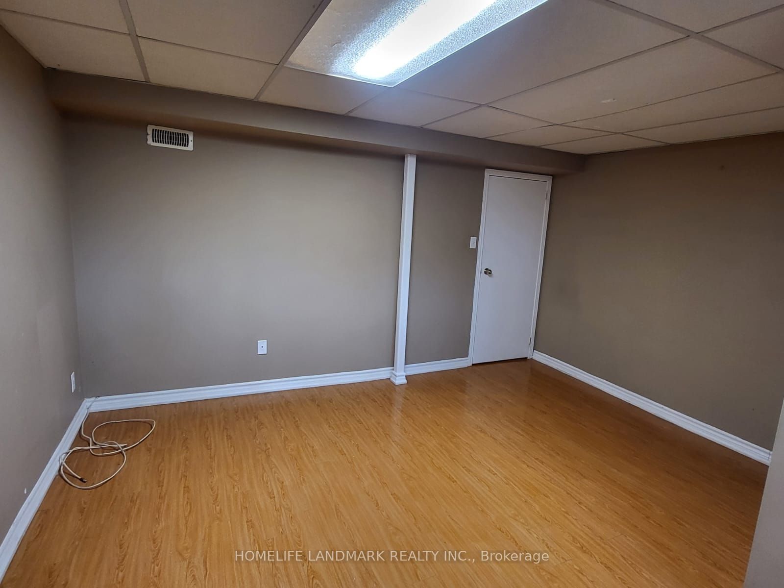 8 Lesskim Crt, #Bsmt