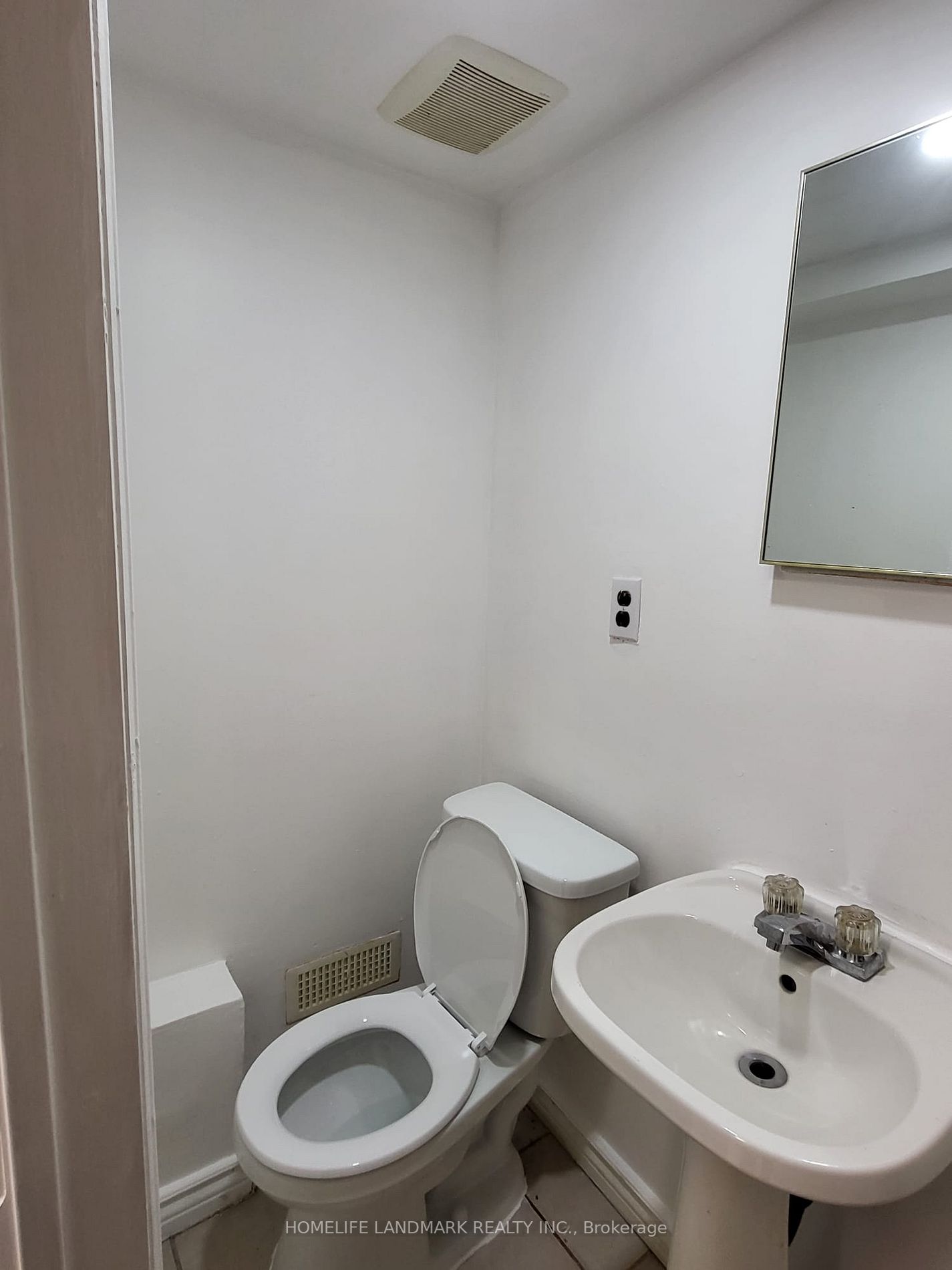 8 Lesskim Crt, #Bsmt