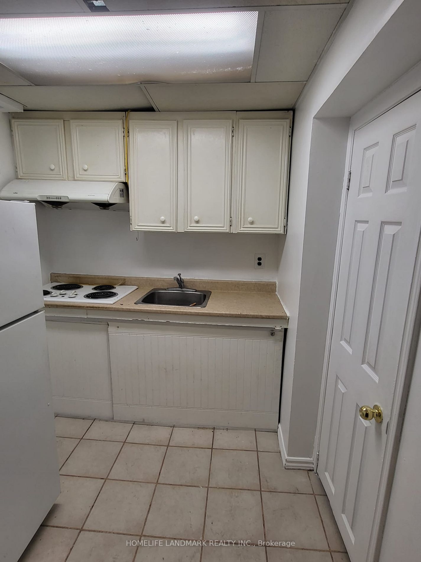 8 Lesskim Crt, #Bsmt