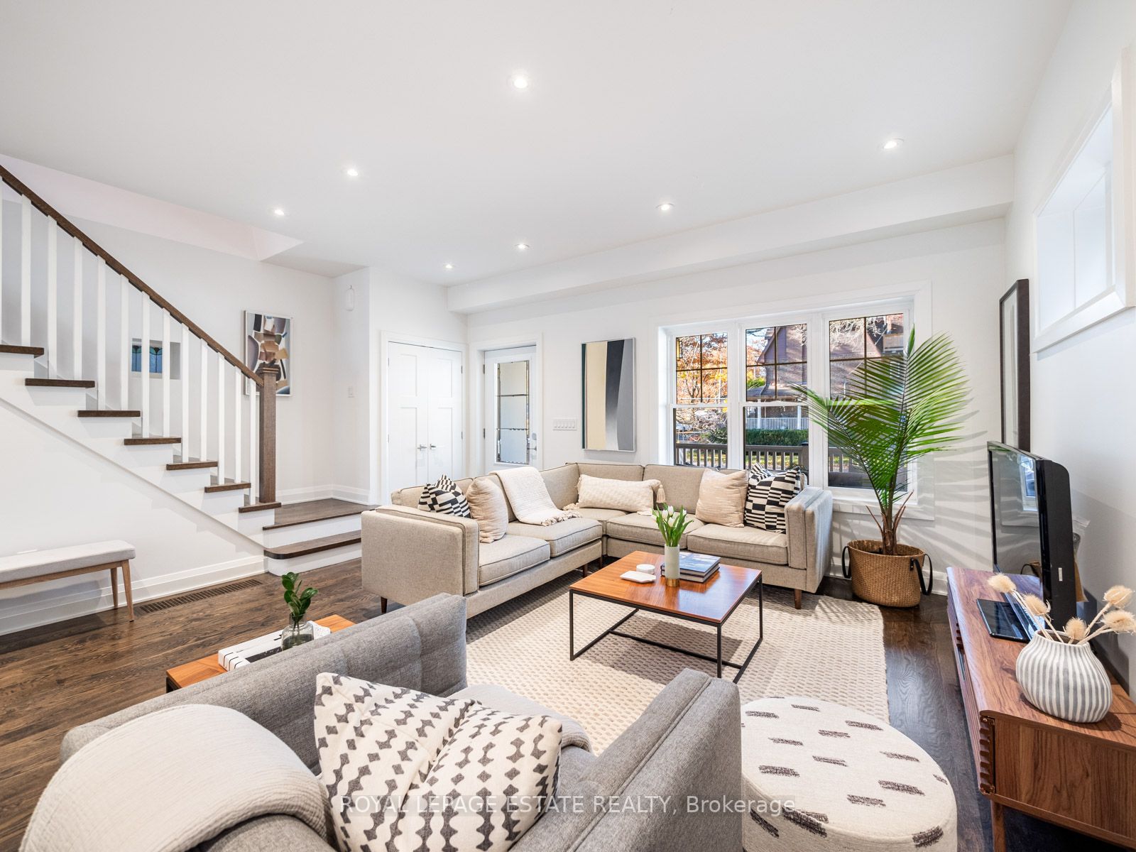 39 Willow Ave