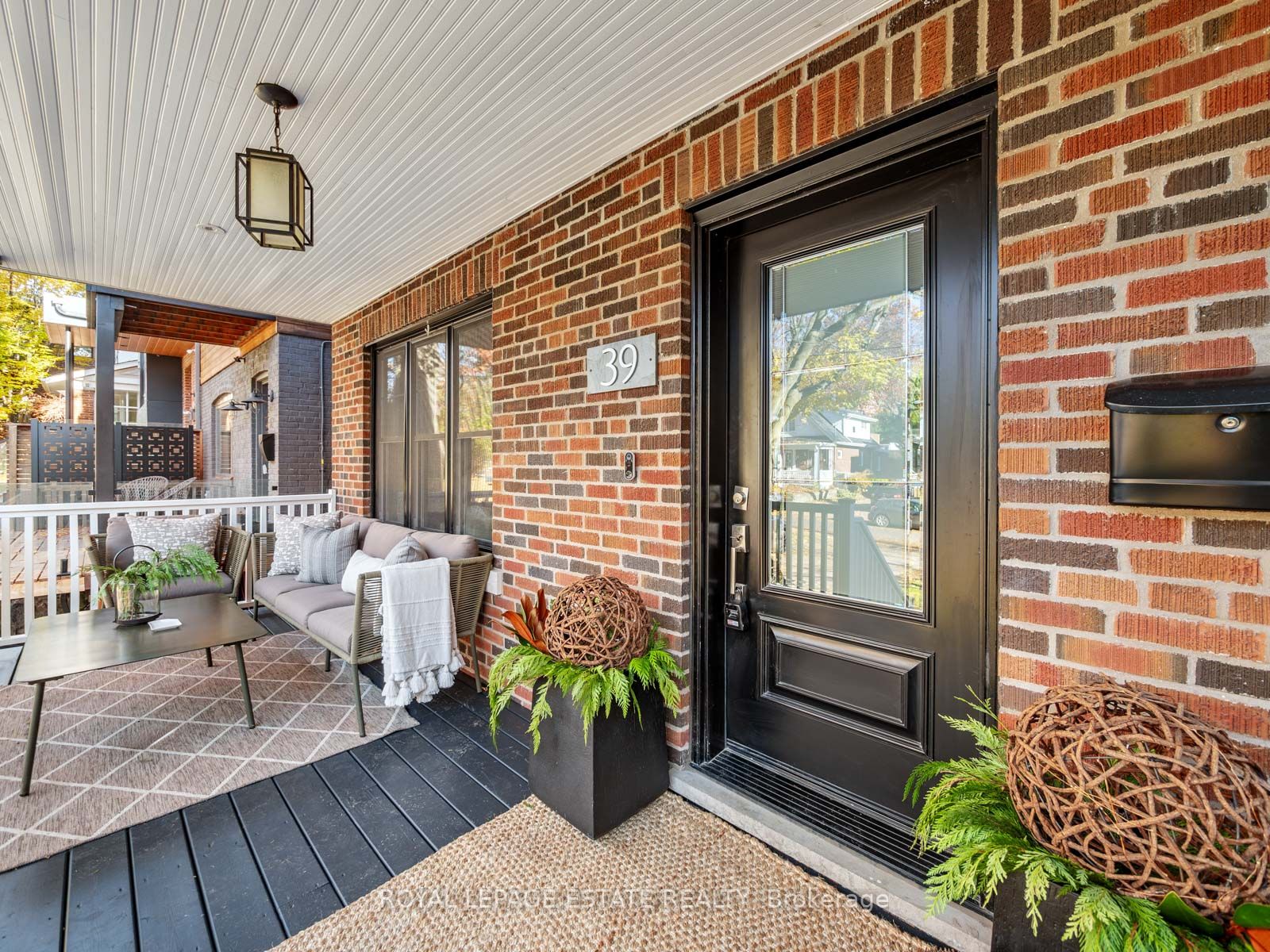 39 Willow Ave