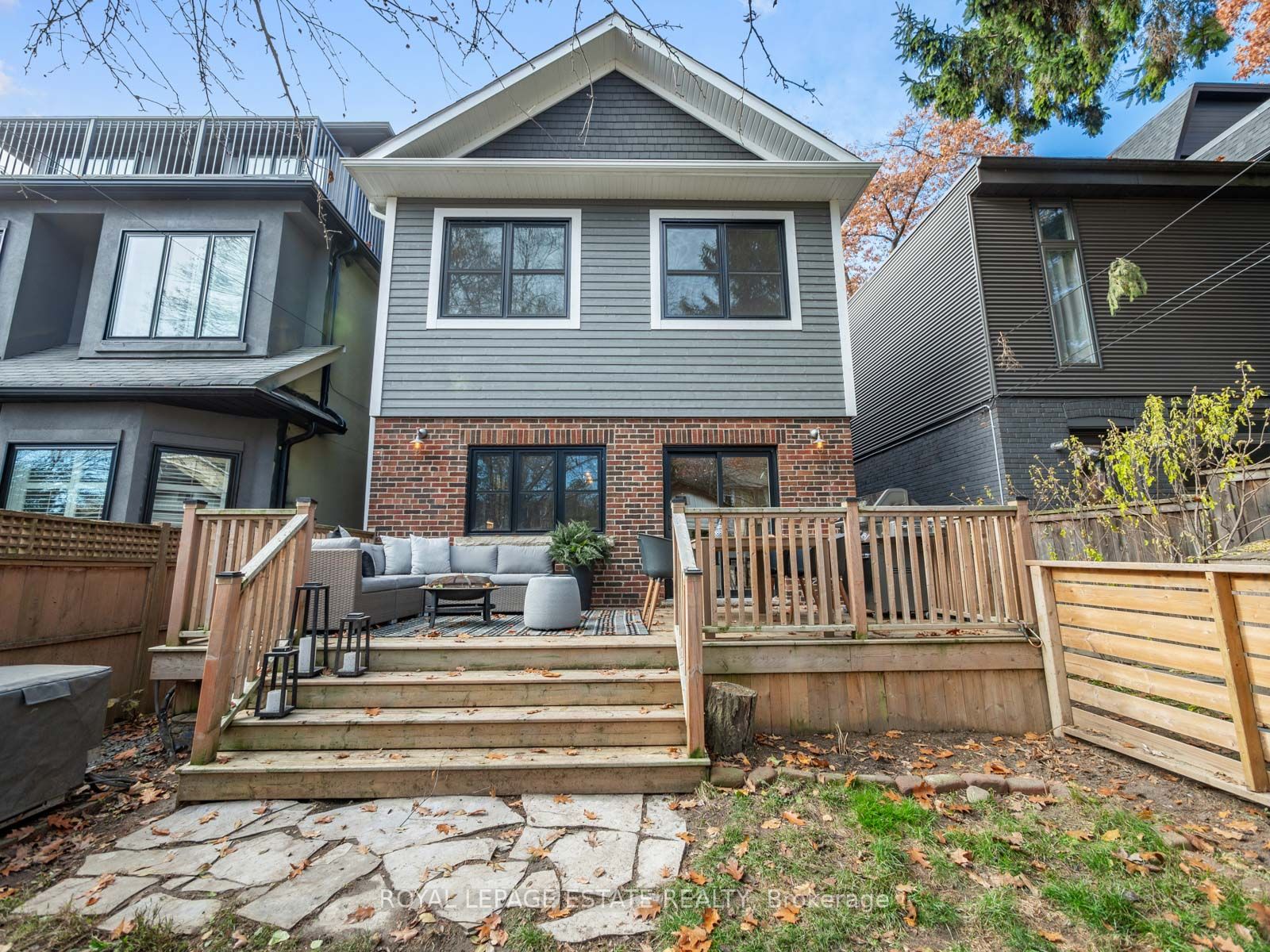 39 Willow Ave