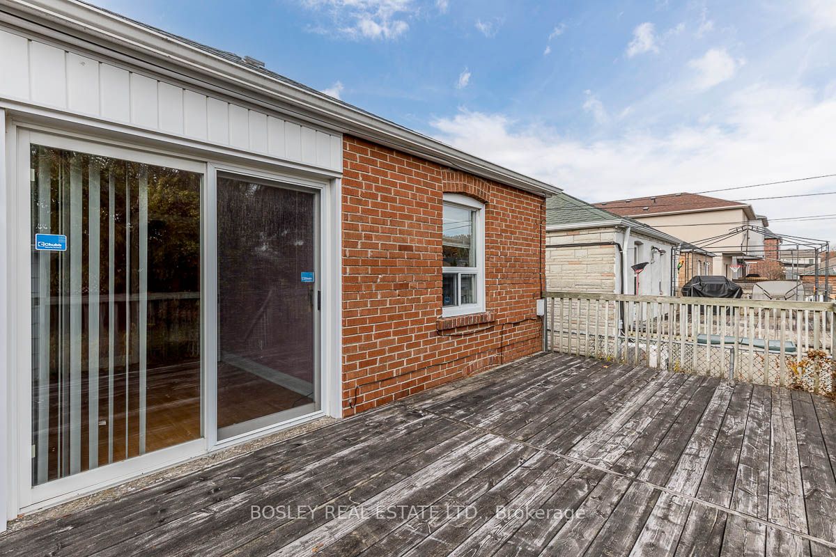 35 Norlong Blvd