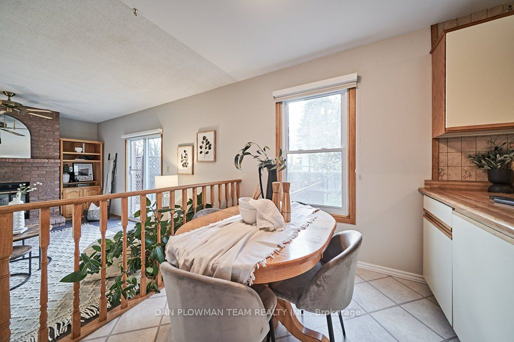 1370 Manitou Dr