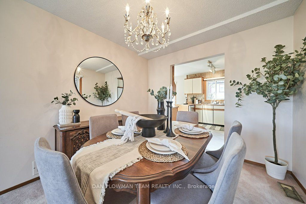 1370 Manitou Dr