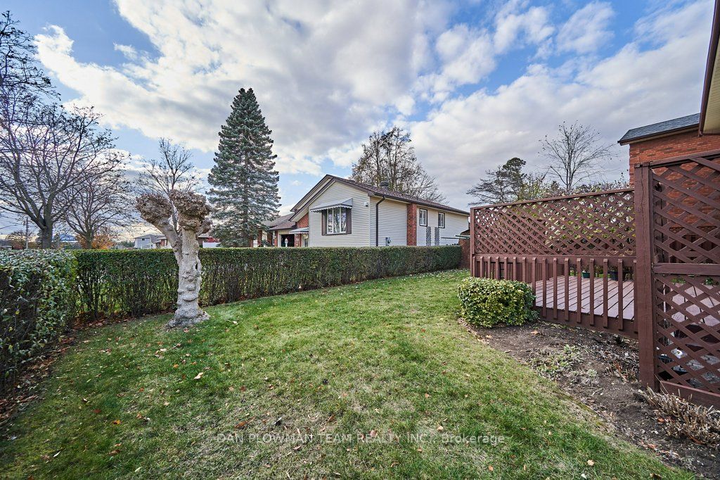 1370 Manitou Dr