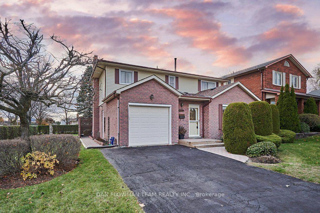 1370 Manitou Dr