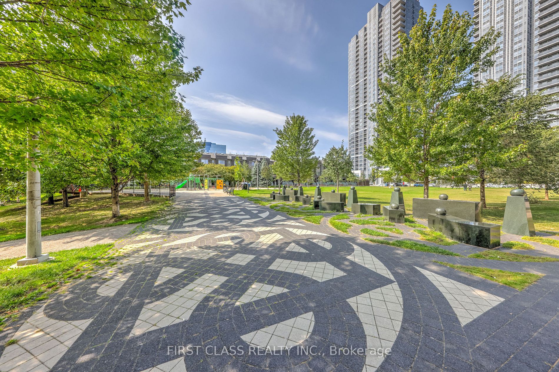 295 Village Green Sq, #60