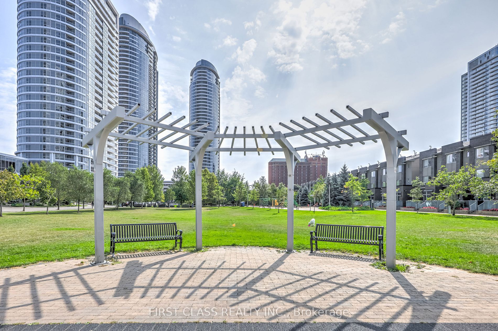 295 Village Green Sq, #60
