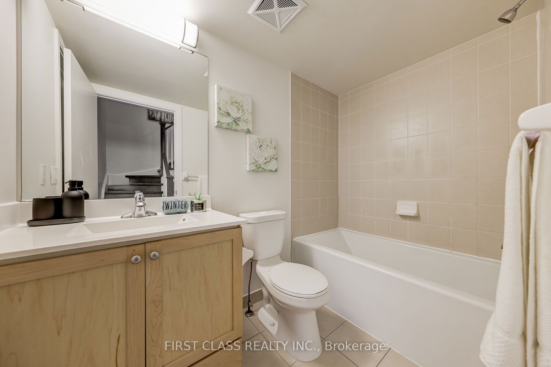 295 Village Green Sq, #60