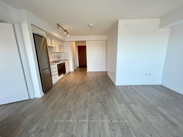 275 Village Green Sq, #1519