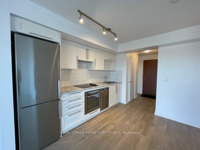 275 Village Green Sq, #1519