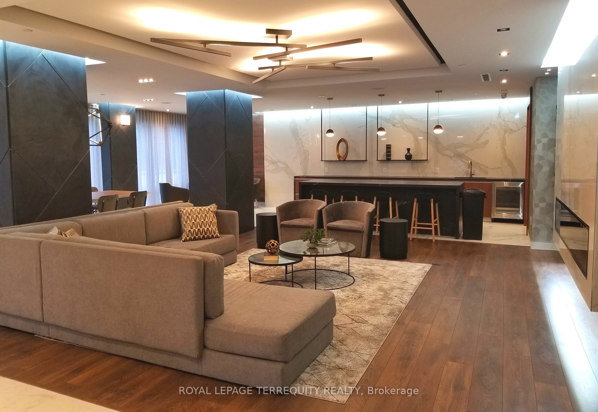 275 Village Green Sq, #1519