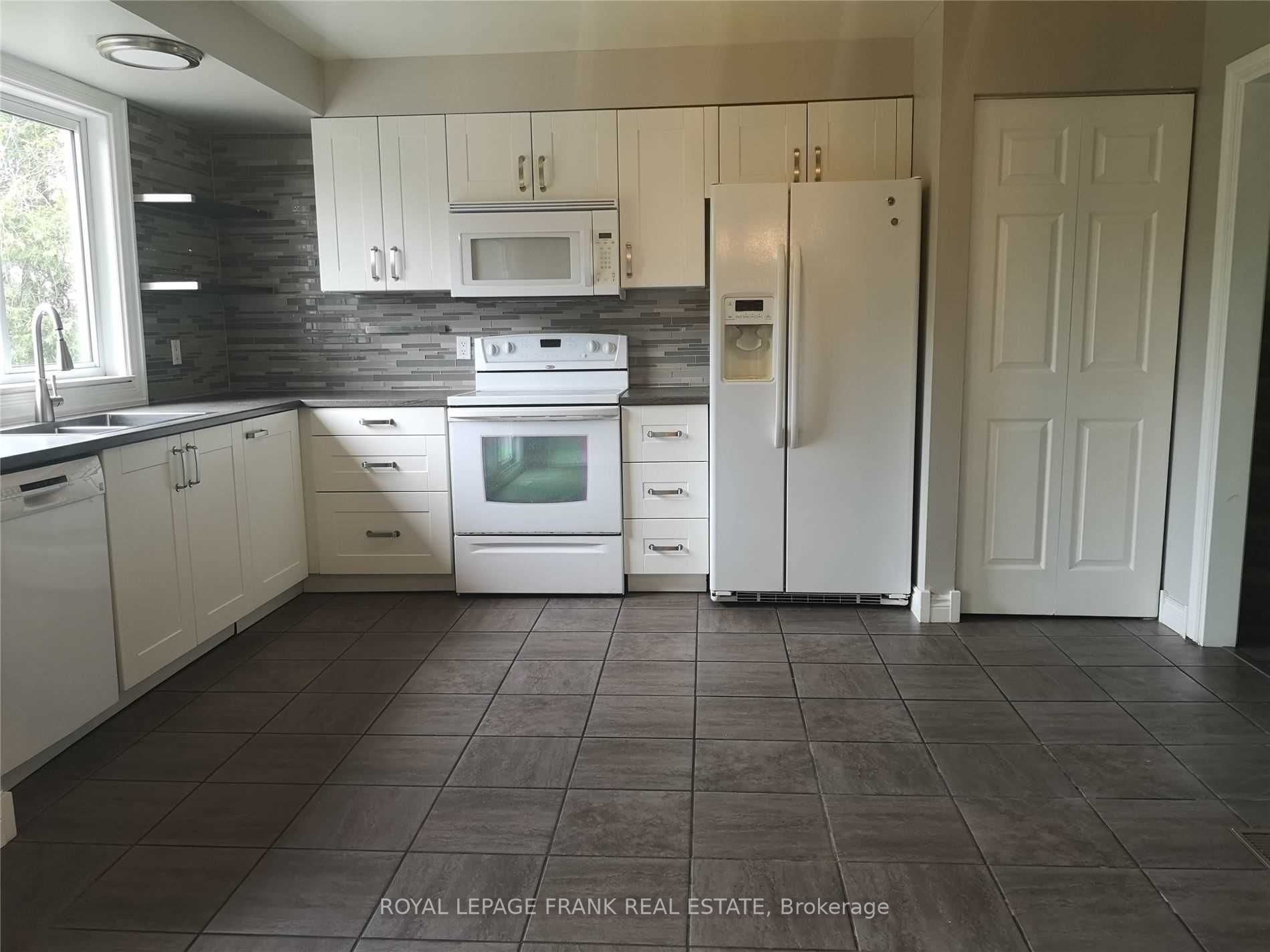 44 Deerpark Cres