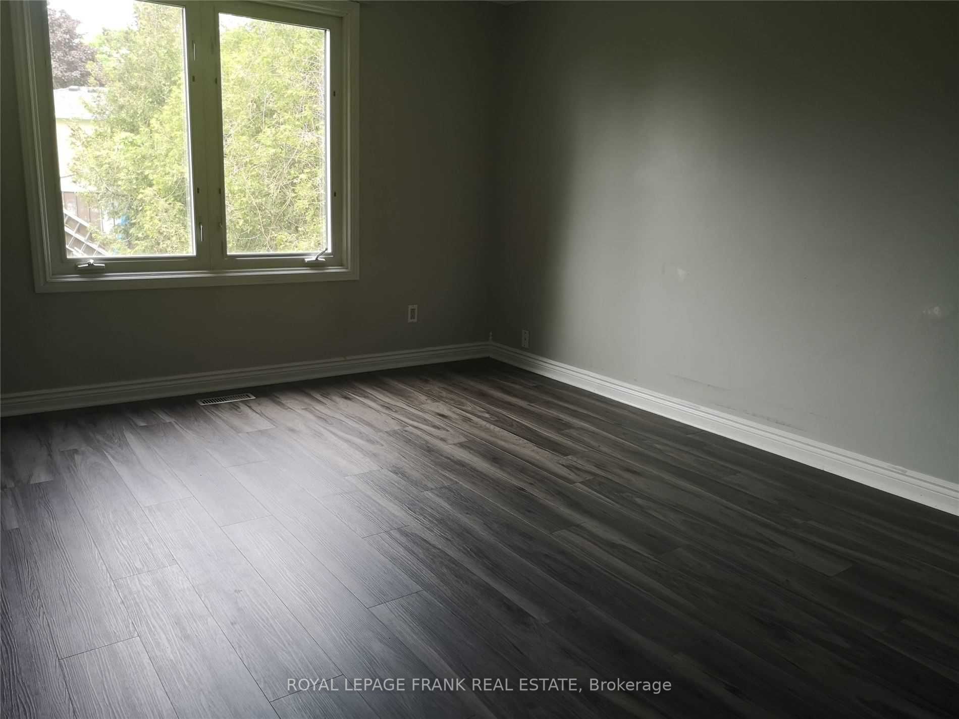 44 Deerpark Cres
