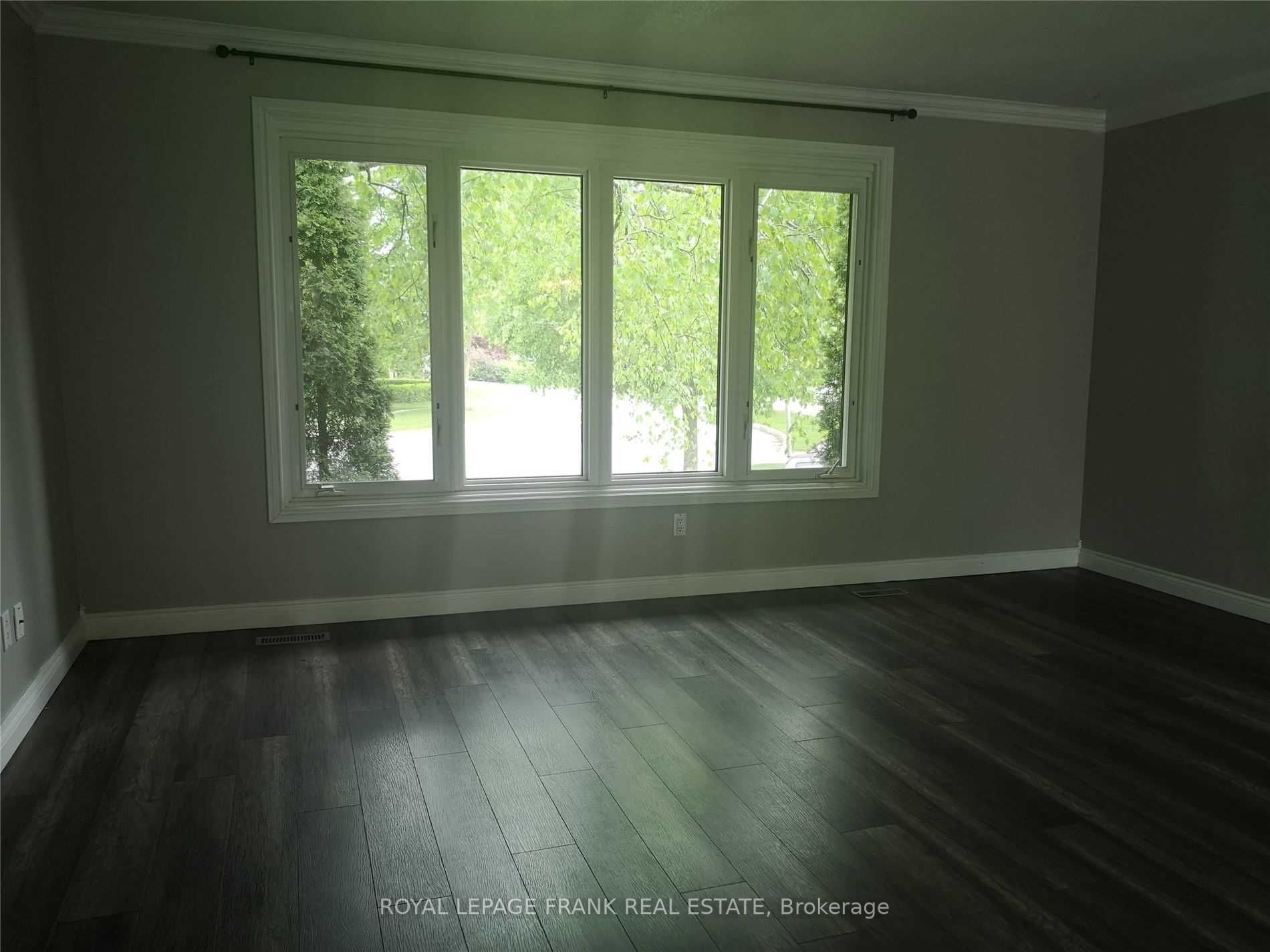 44 Deerpark Cres