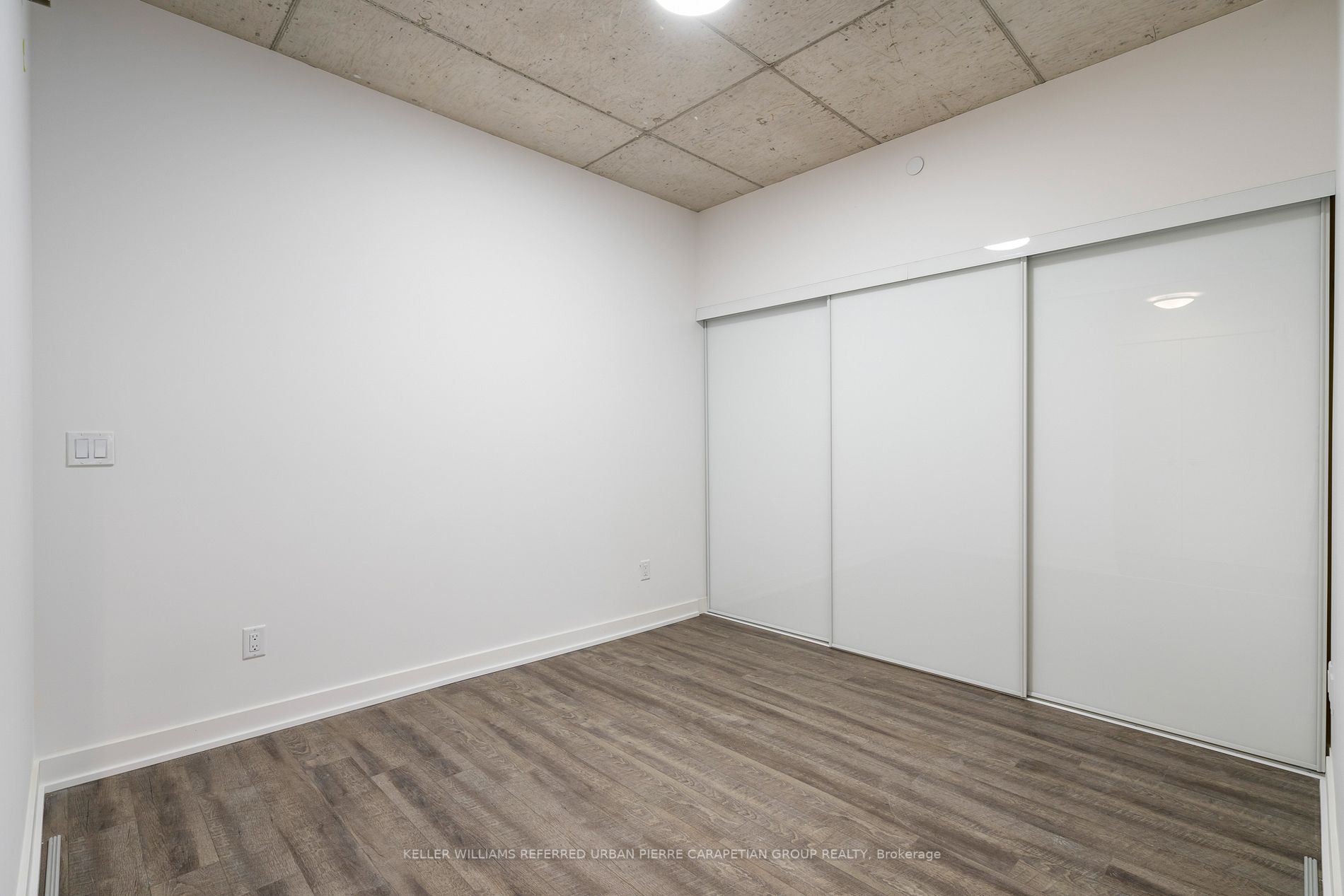 665 Queen St E, #213