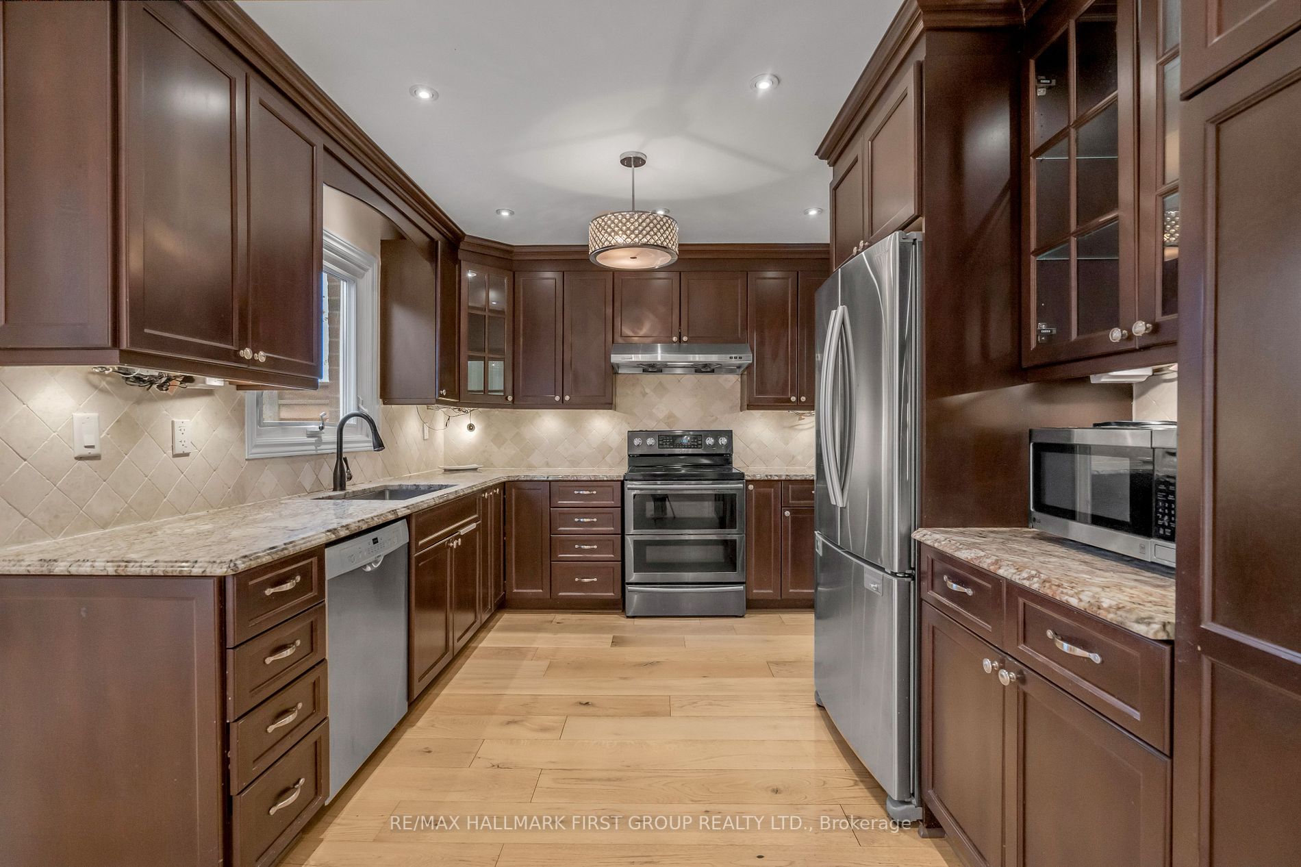 1755 Broadoak Cres