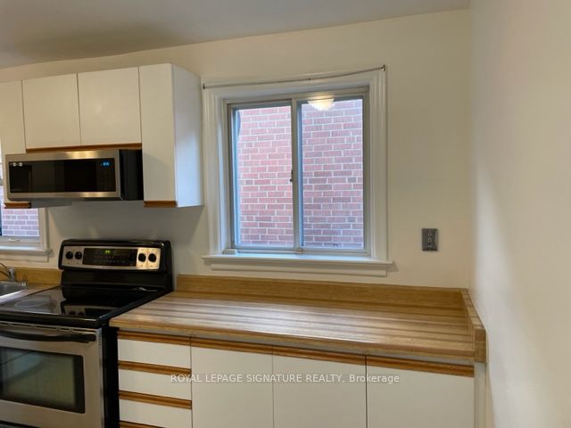 39 Guild Hall Drive, #MAIN FL