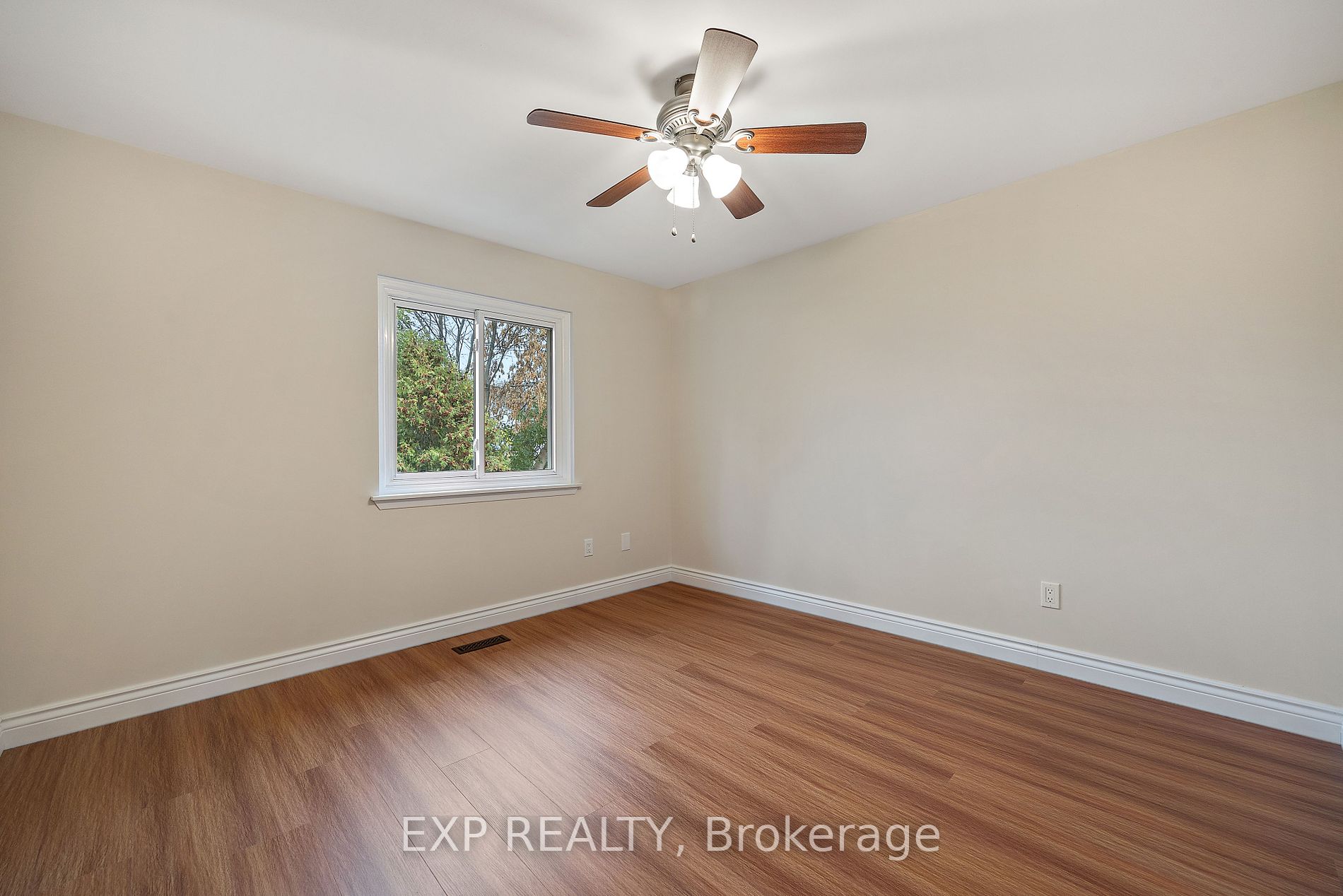 52 Parsell Sq
