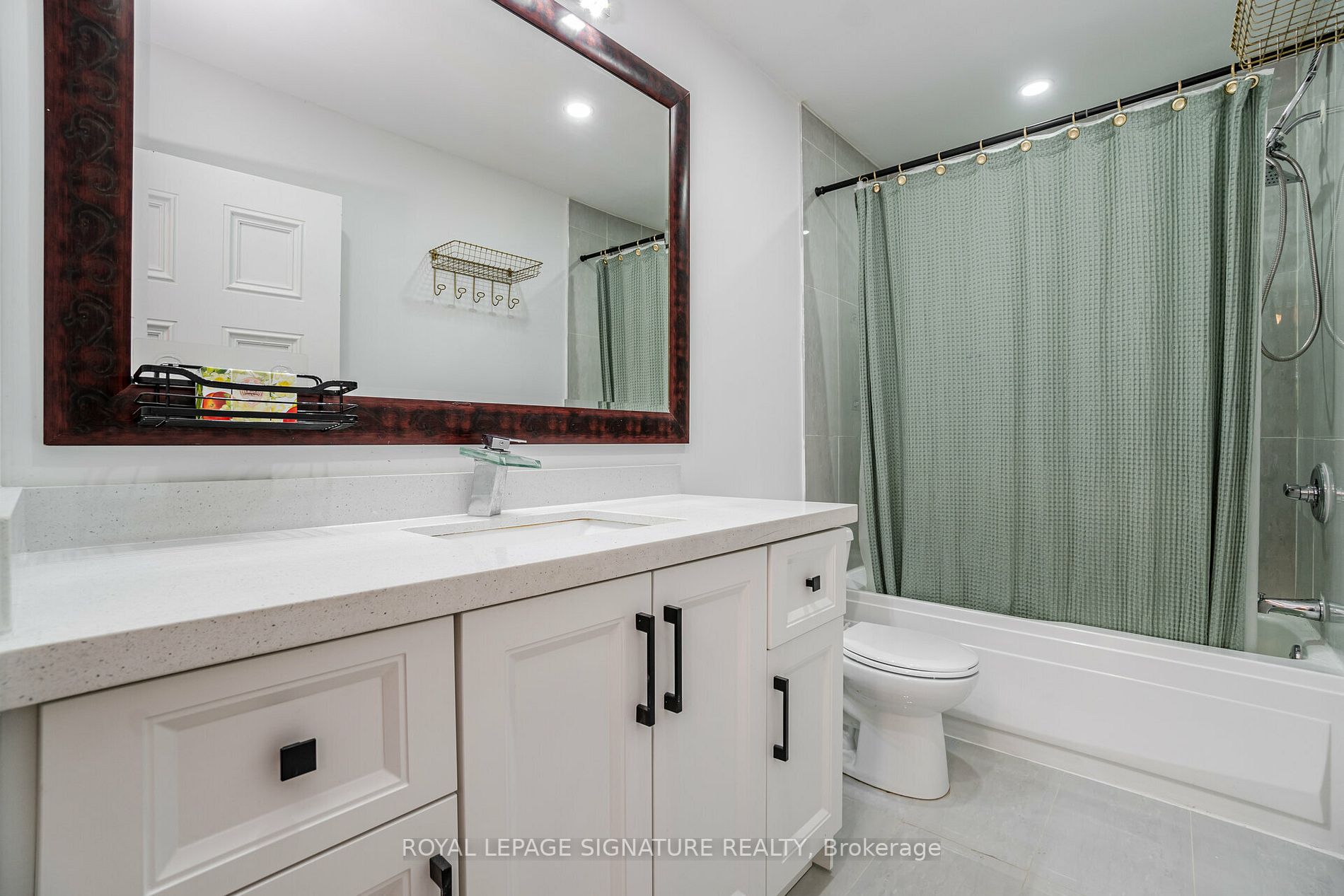 135 Donlands Ave