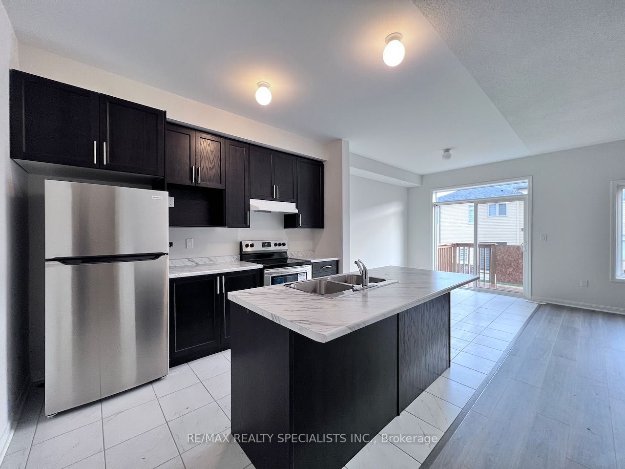 329 Windfields Farm Dr E