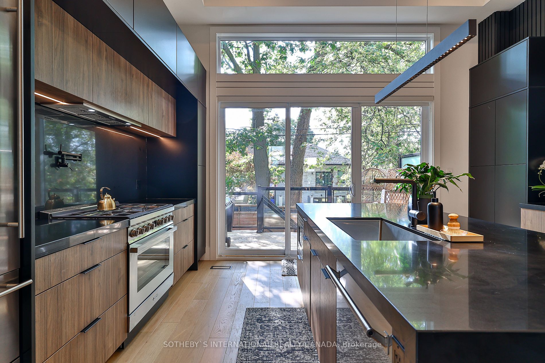 1C Holborne Ave
