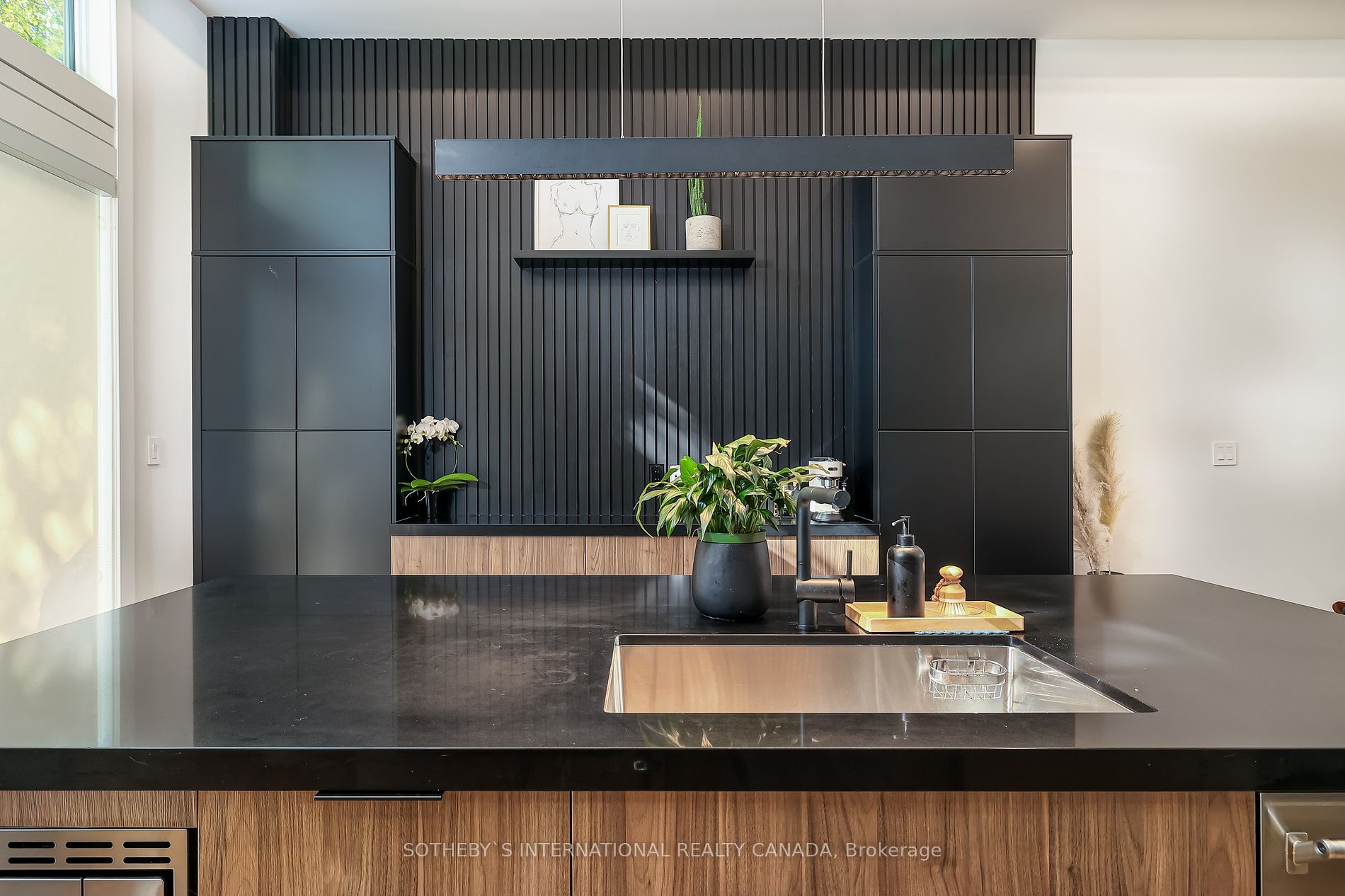 1C Holborne Ave