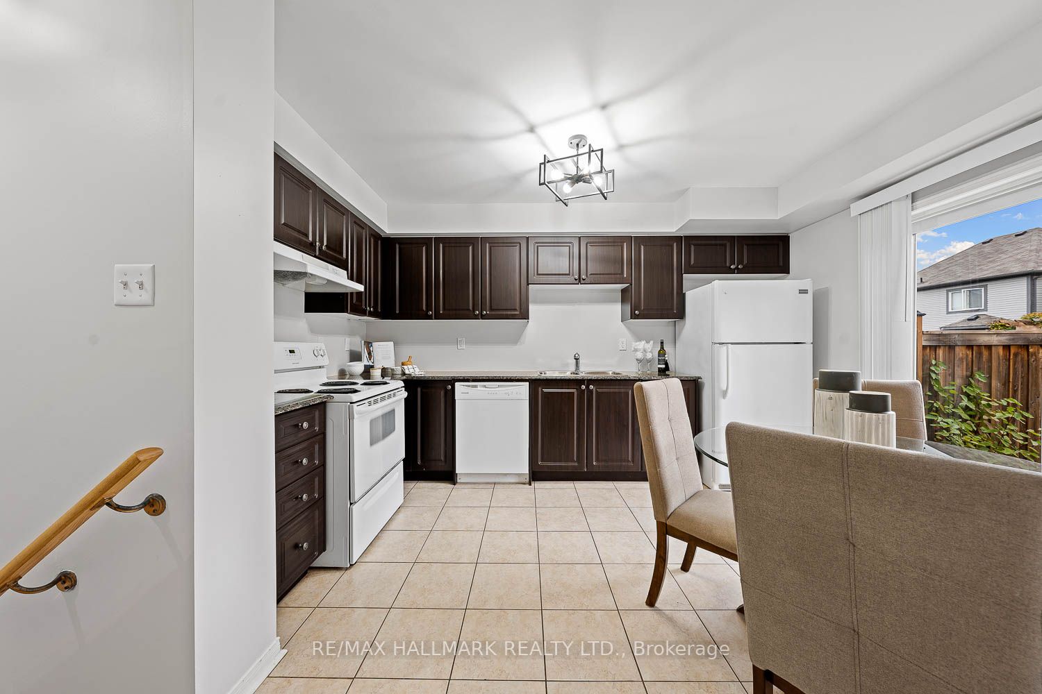 39 Sidney Rundle Ave