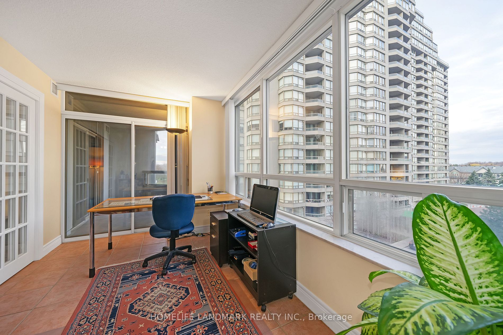 138 Bonis Ave, #618