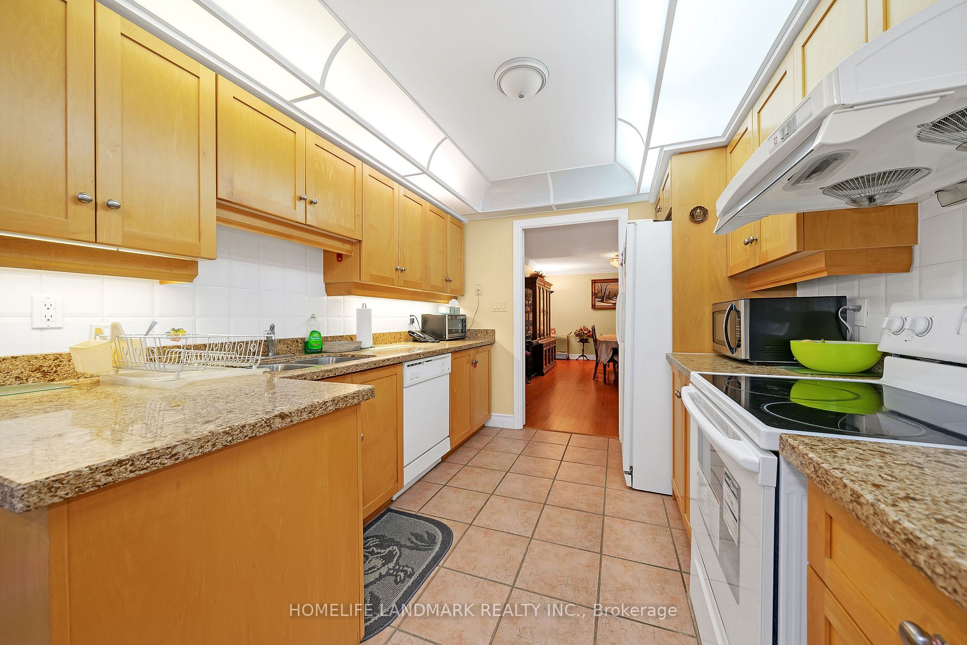 138 Bonis Ave, #618