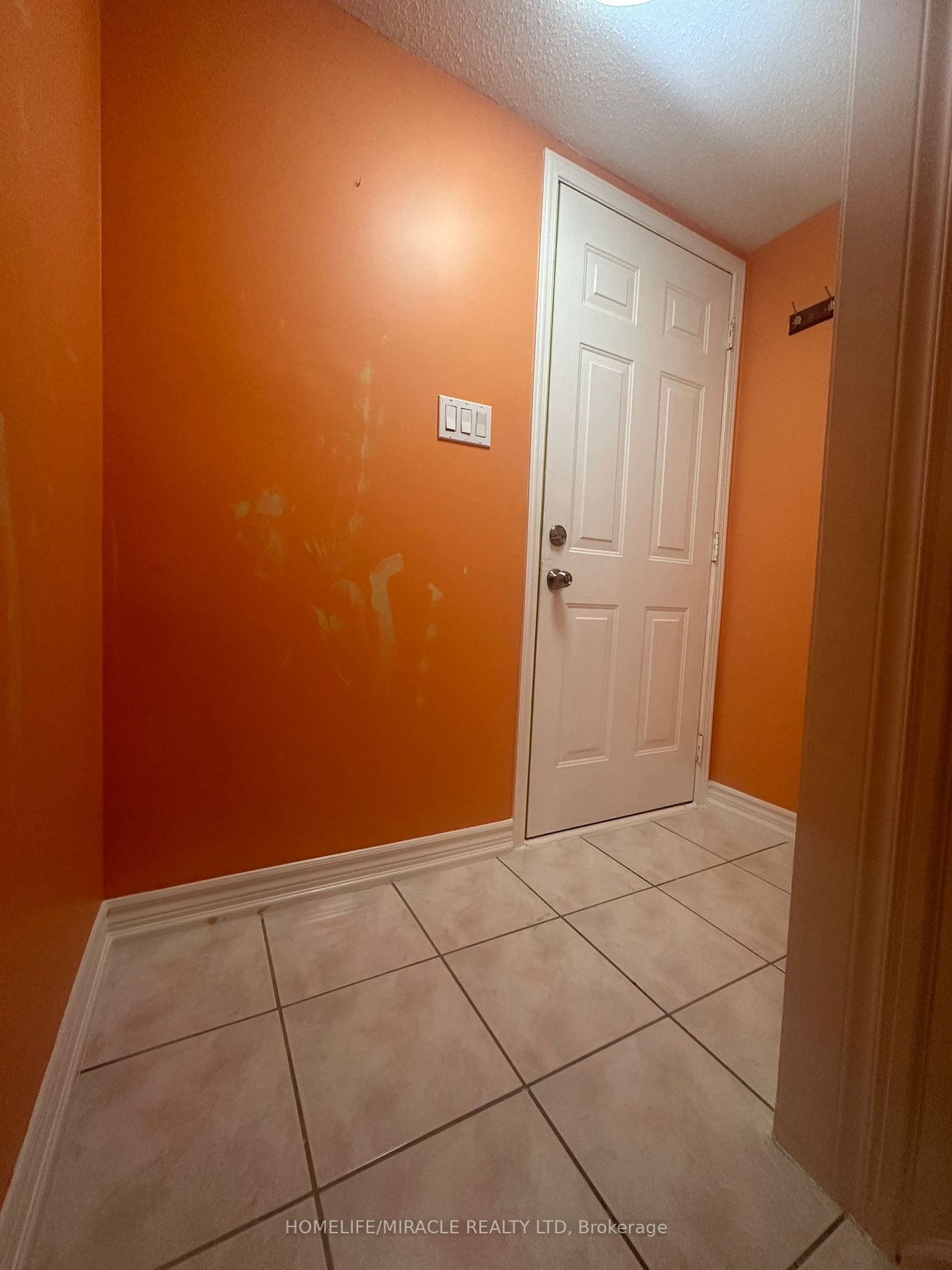 63 Knotwood Cres W