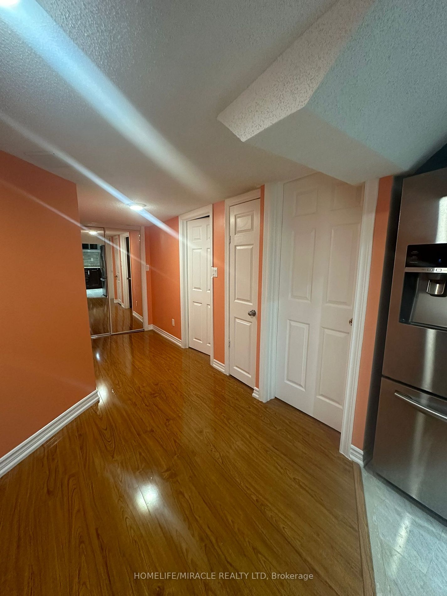 63 Knotwood Cres W