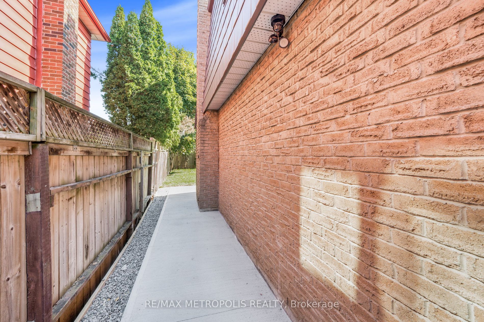 17 Chopin Crt, #Mn/Bsmt