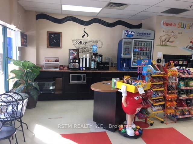 475 Westney Rd N, #15B