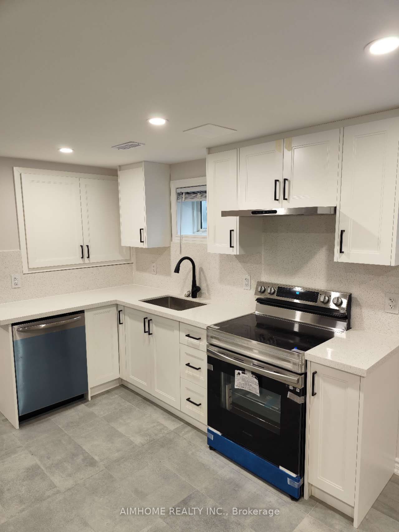 4 Hollingworth Dr, #Bsmt