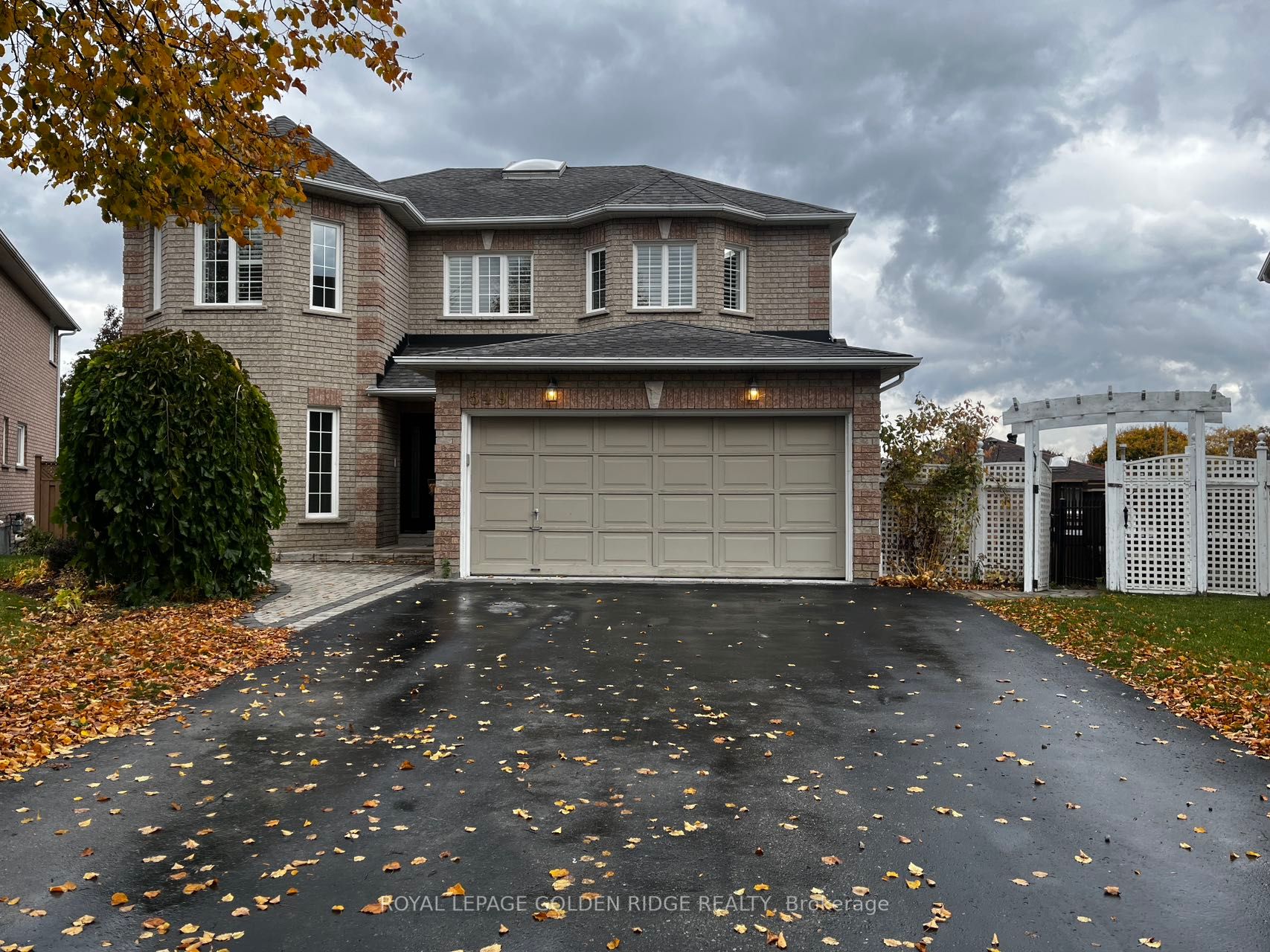 549 Mcleod Cres, #Upper