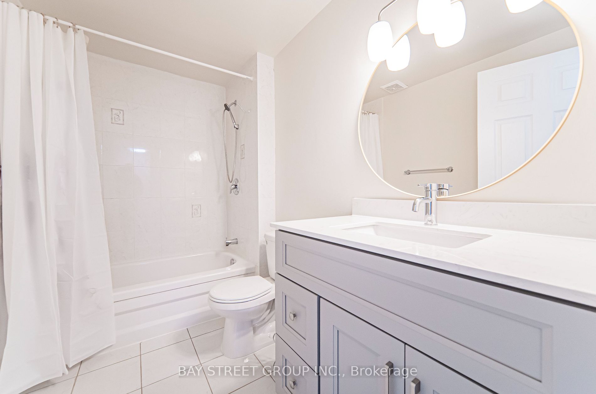 121 Red River Cres