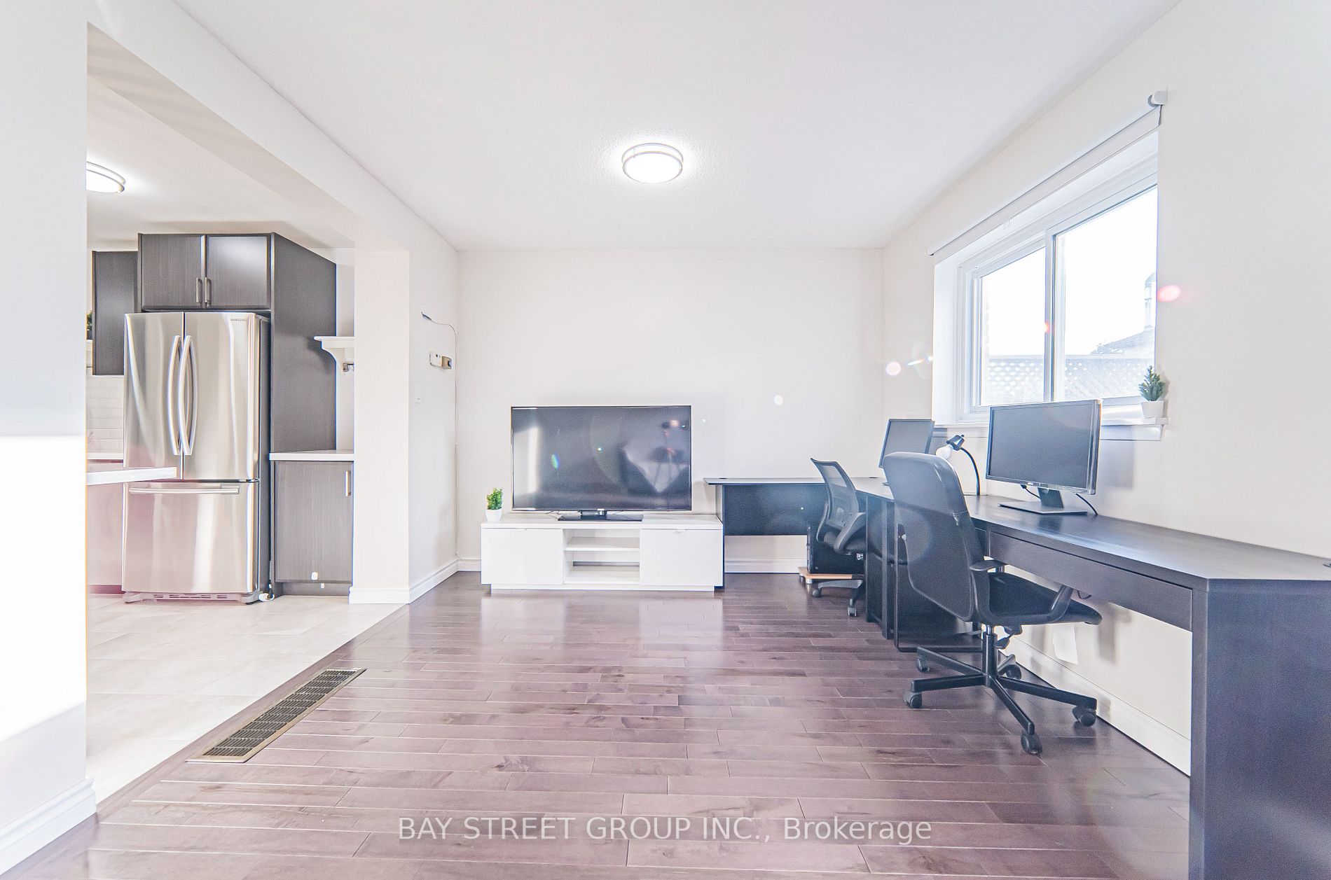121 Red River Cres