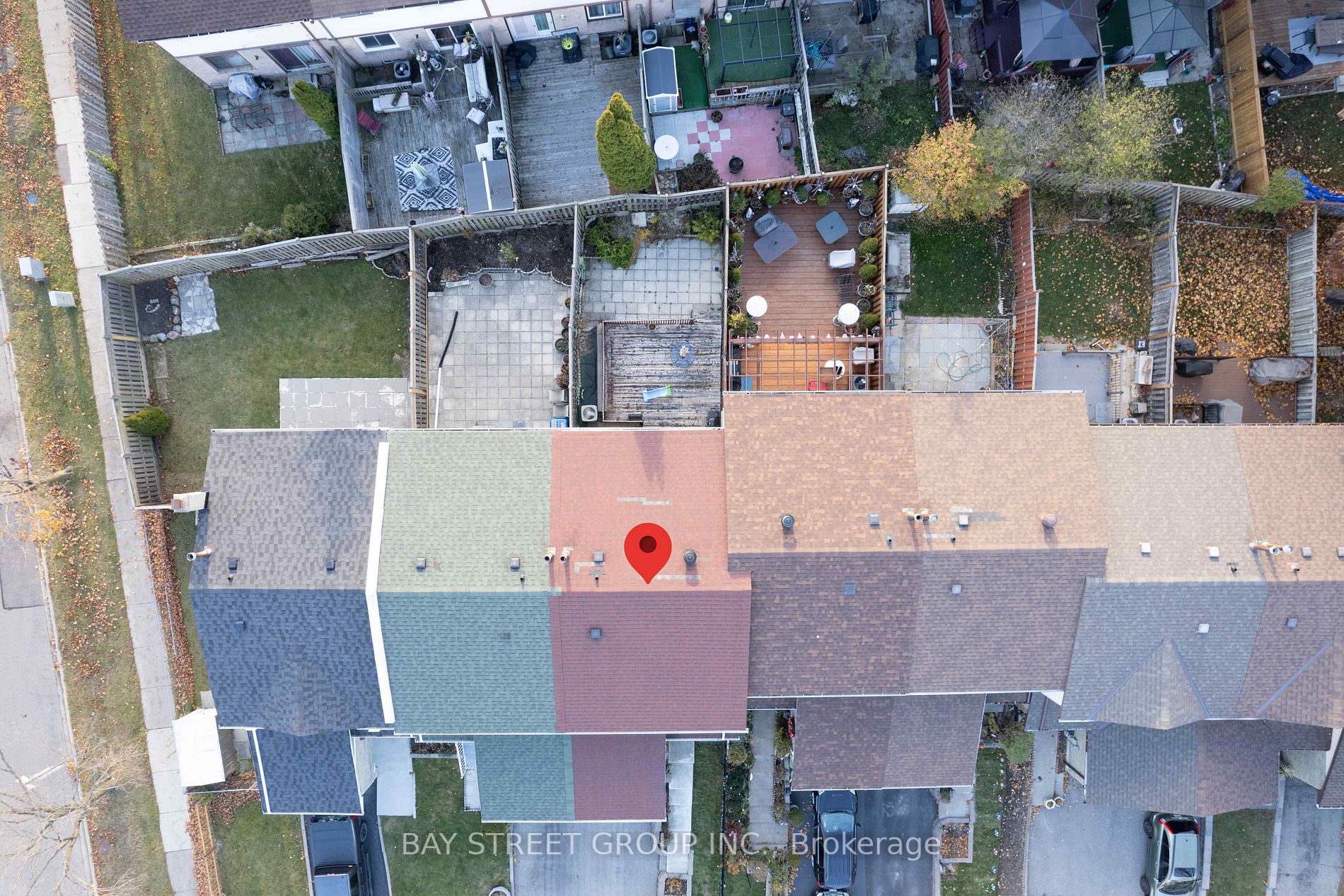 121 Red River Cres