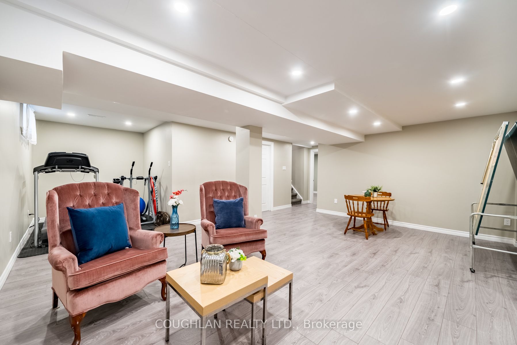 38 Colette Dr
