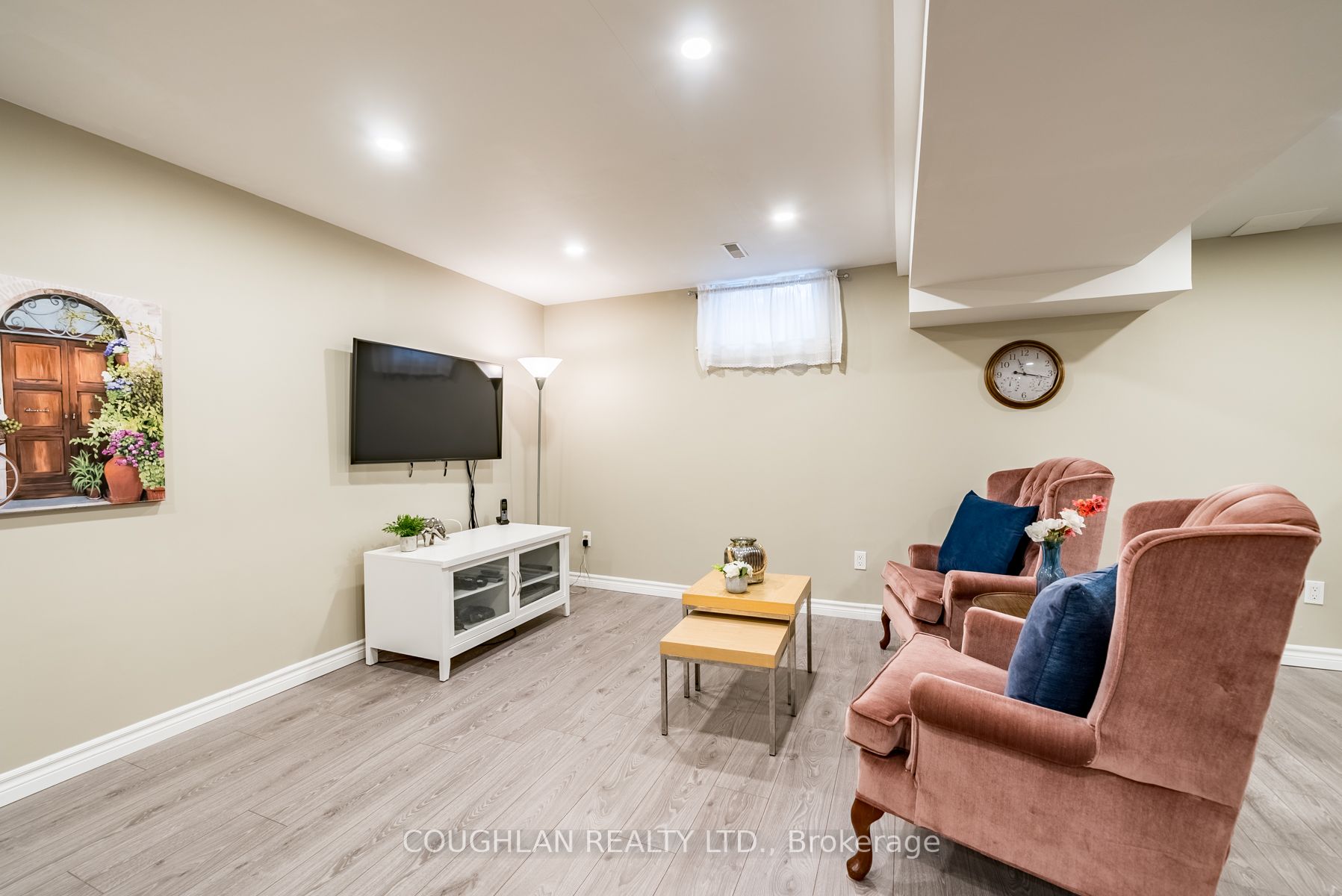 38 Colette Dr
