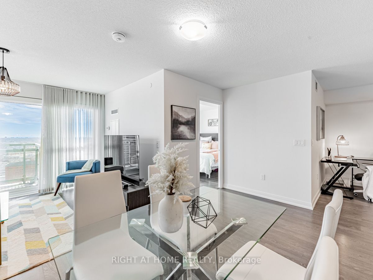 275 Village Green Sq, #2716