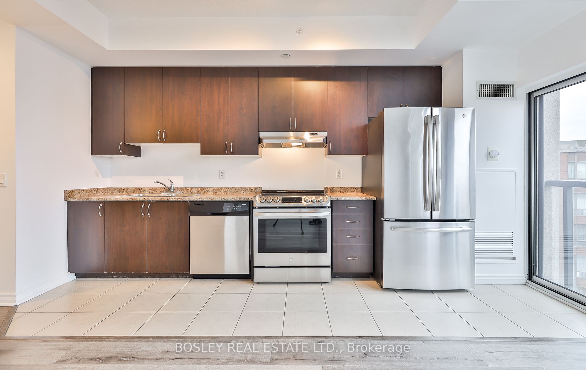 280 Donlands Ave, #810