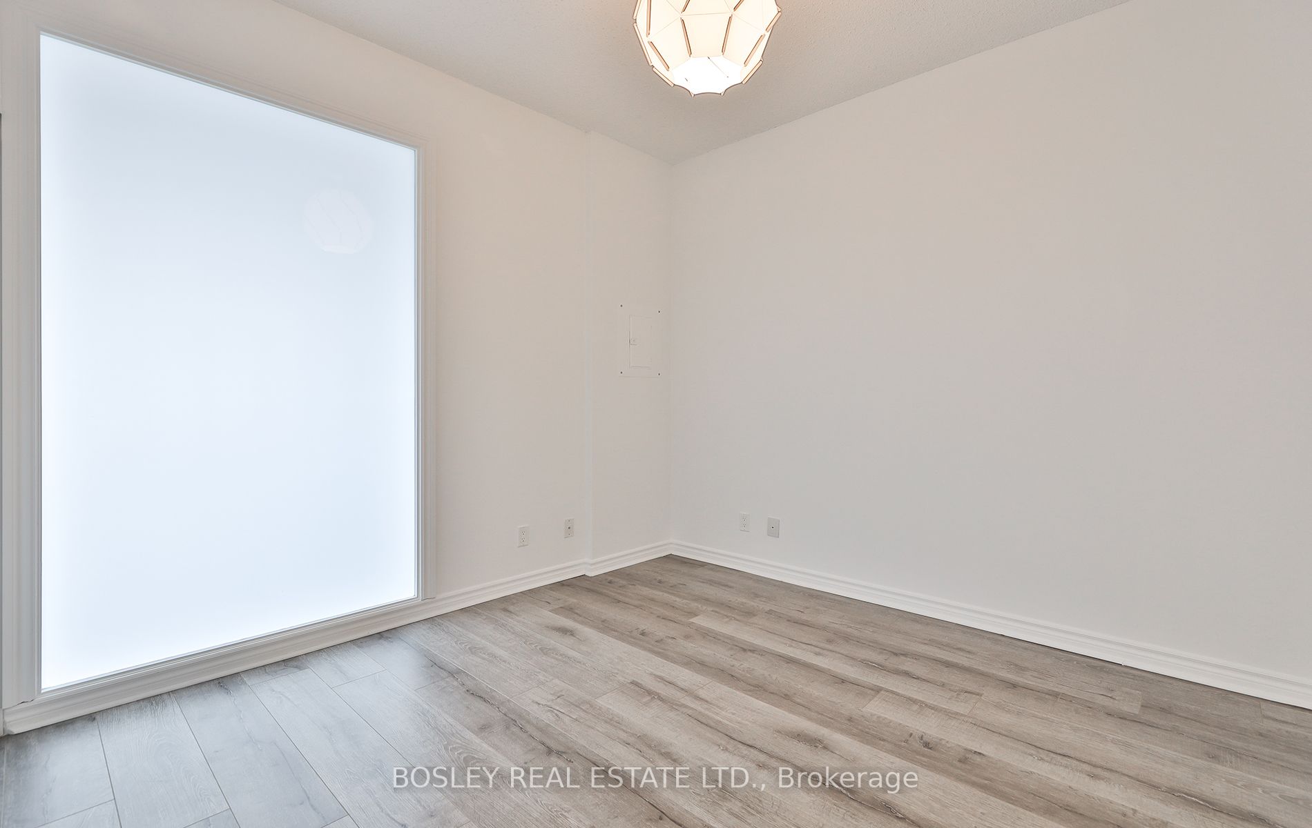 280 Donlands Ave, #810