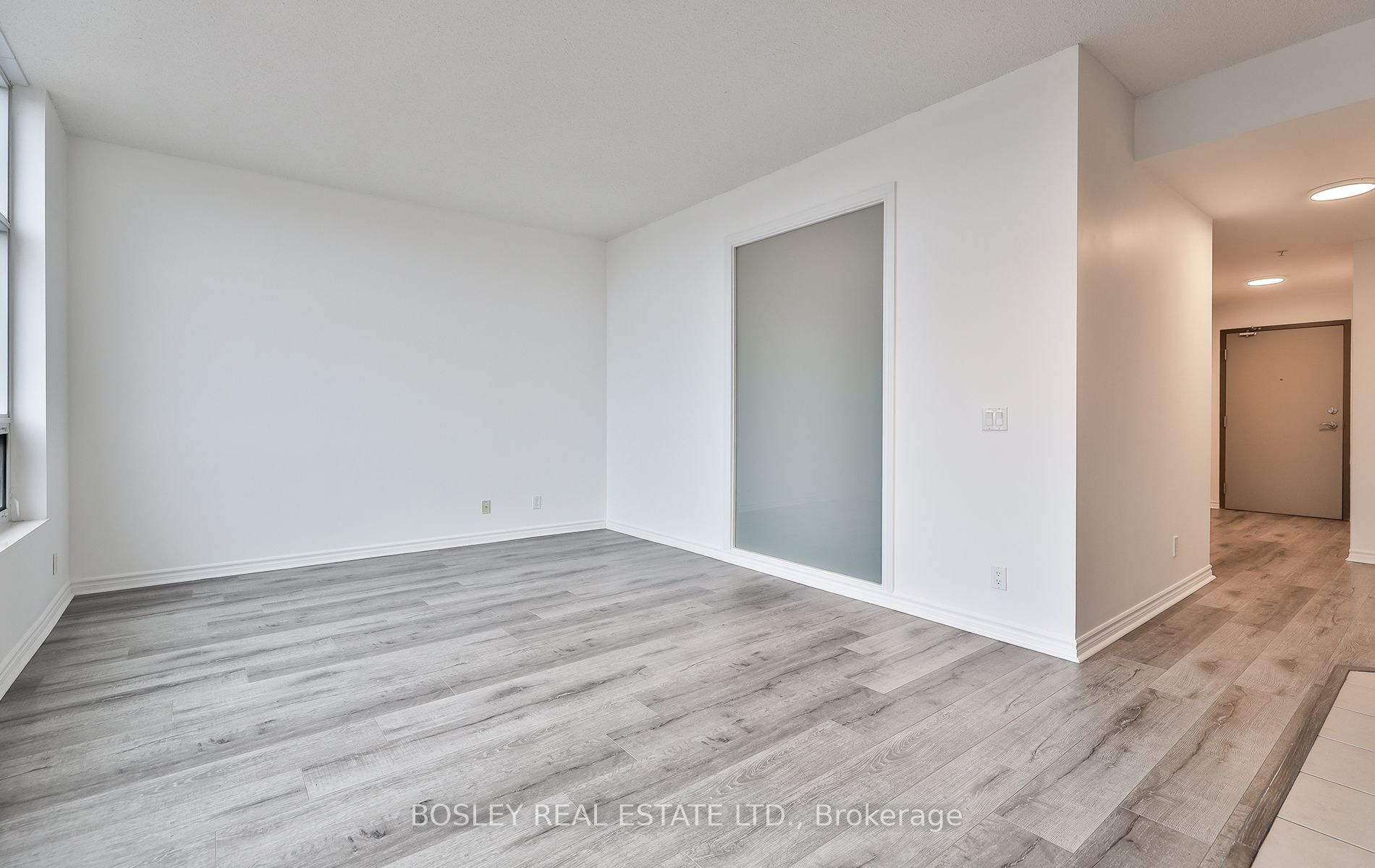 280 Donlands Ave, #810