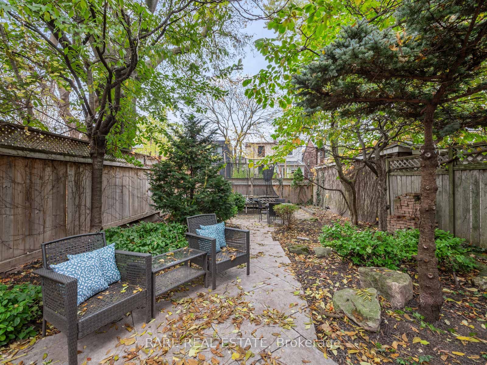 43 Hastings Ave