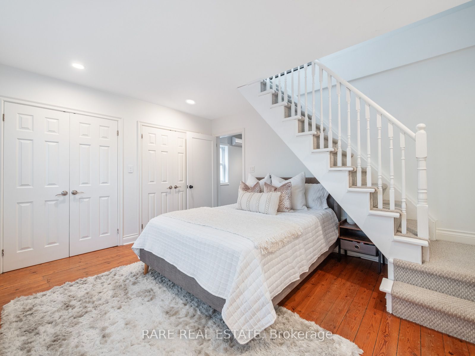 43 Hastings Ave